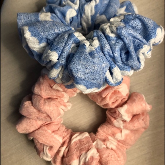 Savvy Scrunchies - Picture 1 of 3